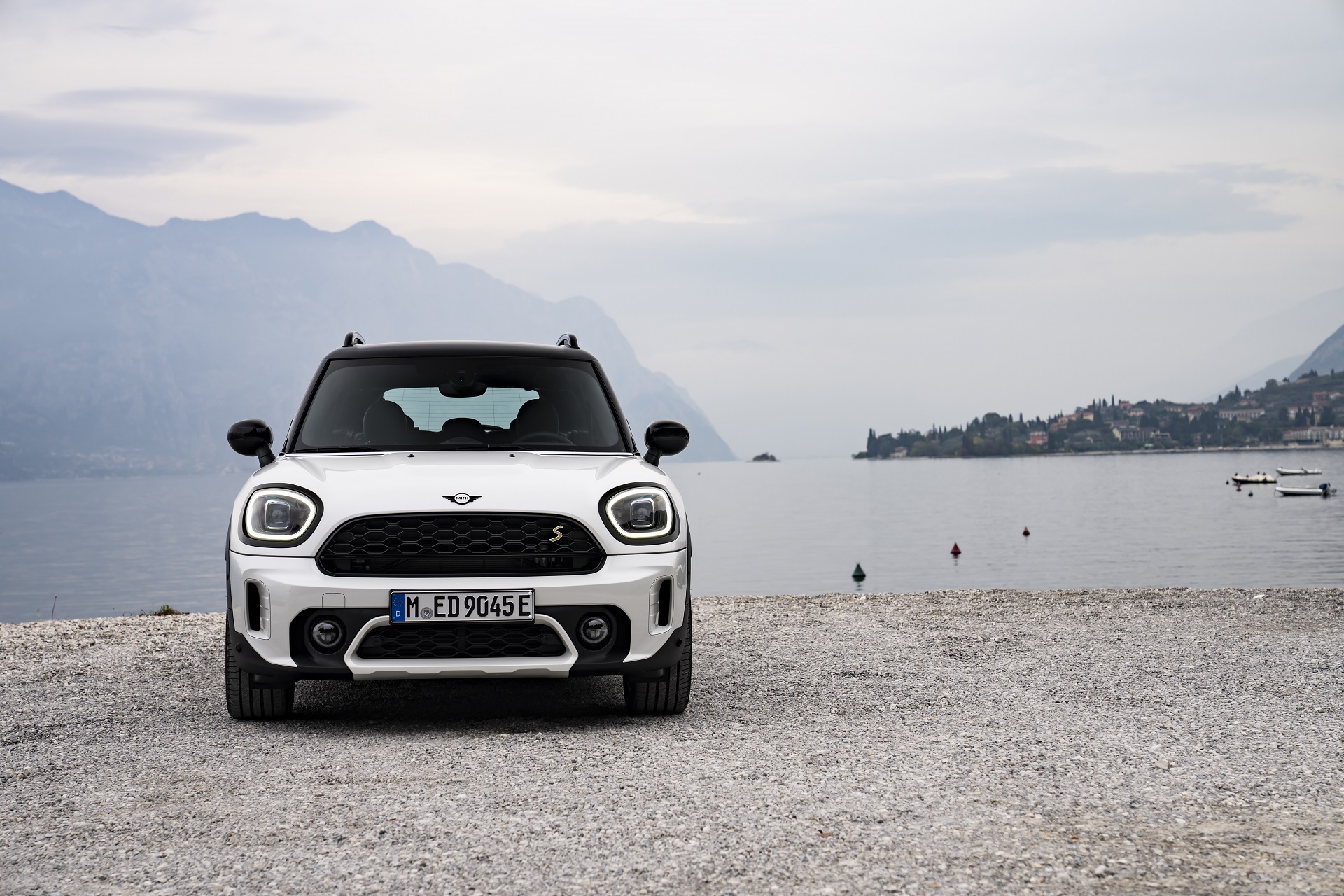 2023 Mini Cooper SE Countryman ALL4 Untamed Edition Front Wallpapers #36 of 65