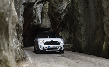 2023 Mini Cooper SE Countryman ALL4 Untamed Edition Front Wallpapers 450x275 (20)