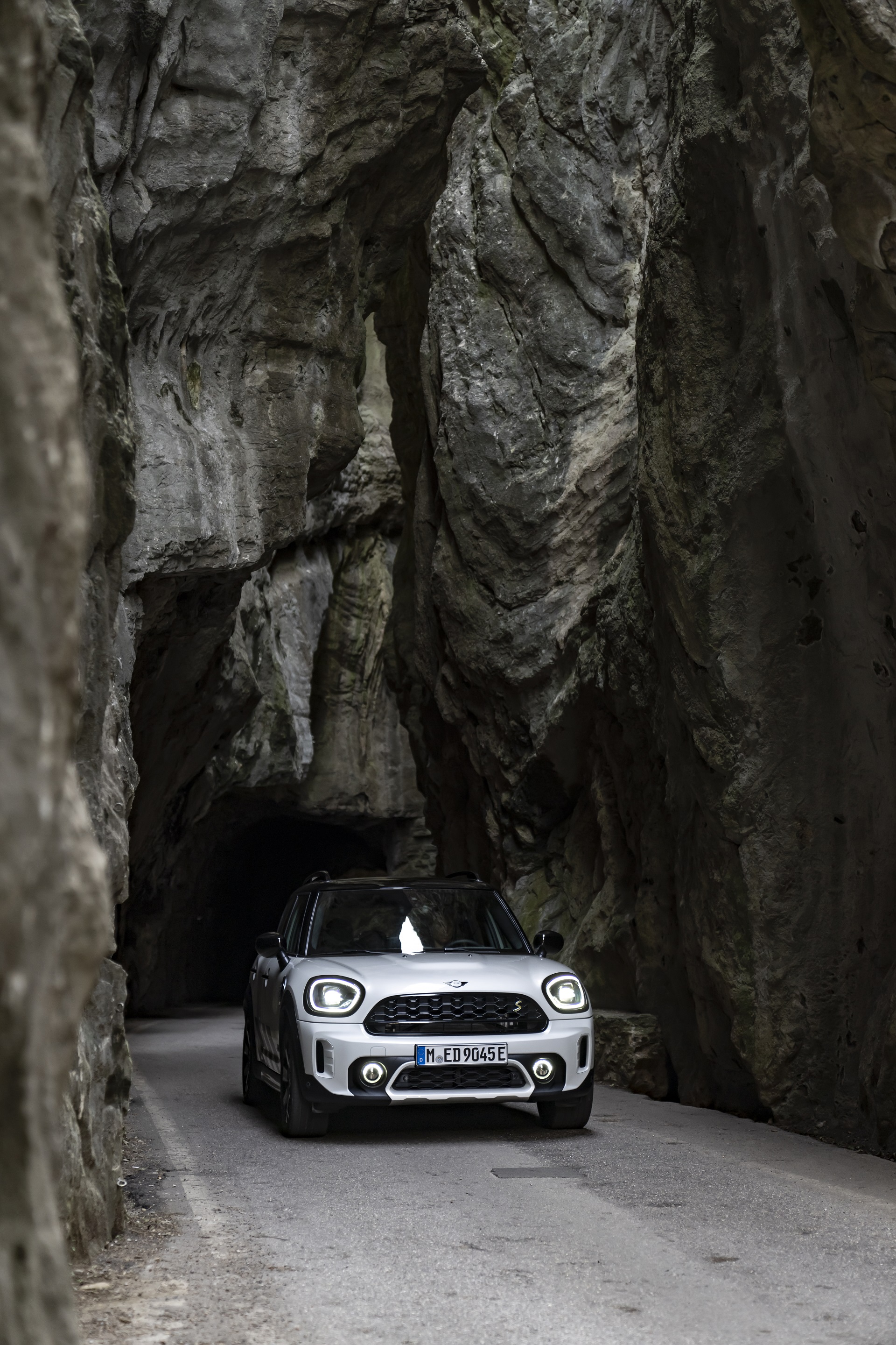 2023 Mini Cooper SE Countryman ALL4 Untamed Edition Front Wallpapers #21 of 65