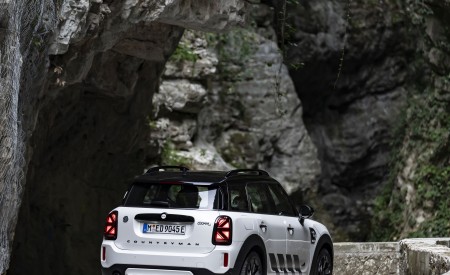 2023 Mini Cooper SE Countryman ALL4 Untamed Edition Rear Three-Quarter Wallpapers 450x275 (12)