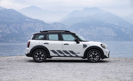 2023 Mini Cooper SE Countryman ALL4 Untamed Edition Side Wallpapers 450x275 (42)