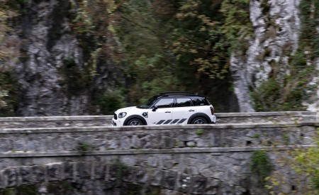 2023 Mini Cooper SE Countryman ALL4 Untamed Edition Side Wallpapers 450x275 (26)