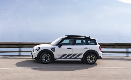 2023 Mini Cooper SE Countryman ALL4 Untamed Edition Side Wallpapers 450x275 (3)