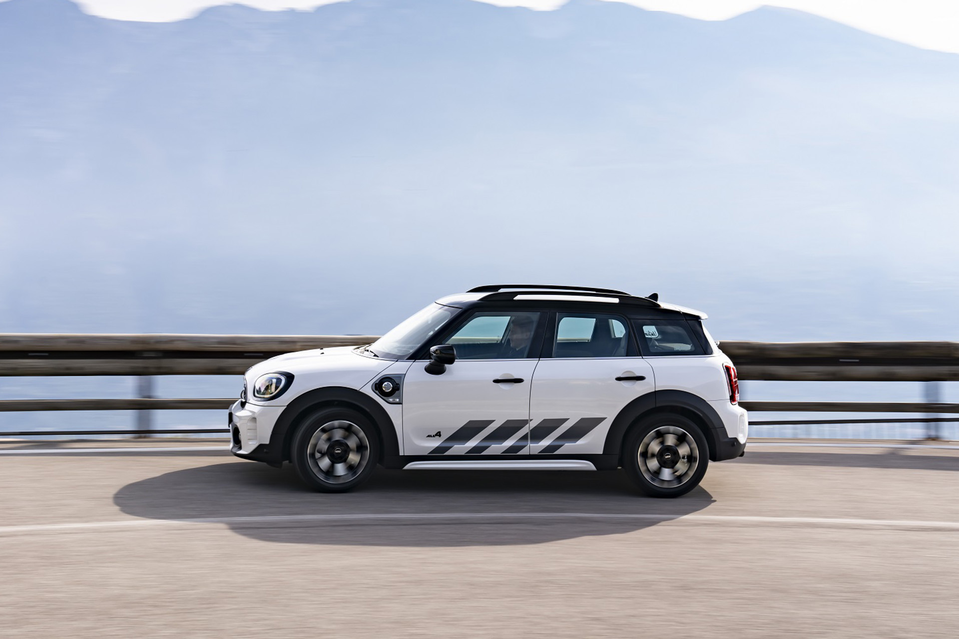2023 Mini Cooper SE Countryman ALL4 Untamed Edition Side Wallpapers (3)