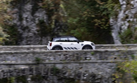 2023 Mini Cooper SE Countryman ALL4 Untamed Edition Side Wallpapers 450x275 (27)