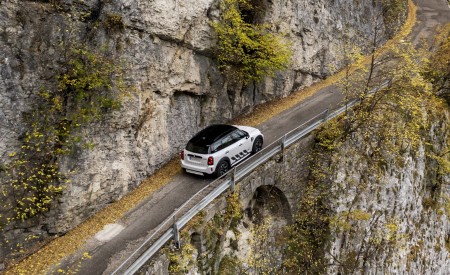 2023 Mini Cooper SE Countryman ALL4 Untamed Edition Top Wallpapers 450x275 (30)