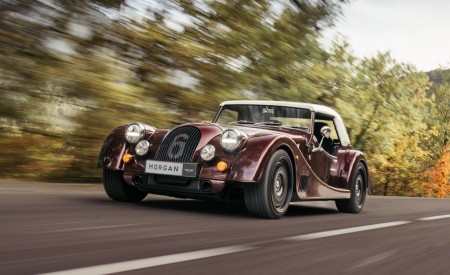 2023 Morgan Plus Six Front Three-Quarter Wallpapers 450x275 (1)