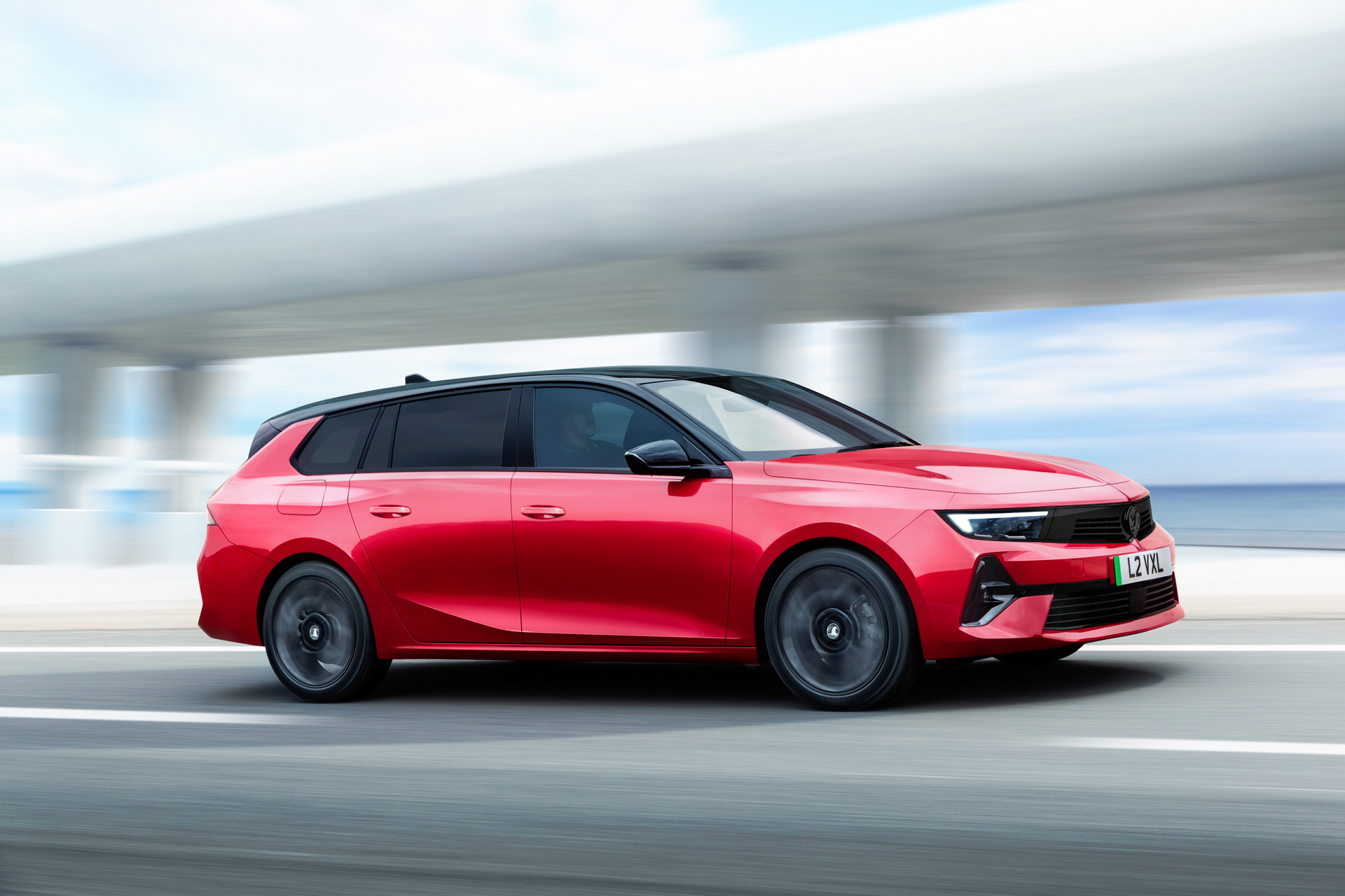 2023 Vauxhall Astra Sports Tourer Electric Front Three-Quarter Wallpapers (1)