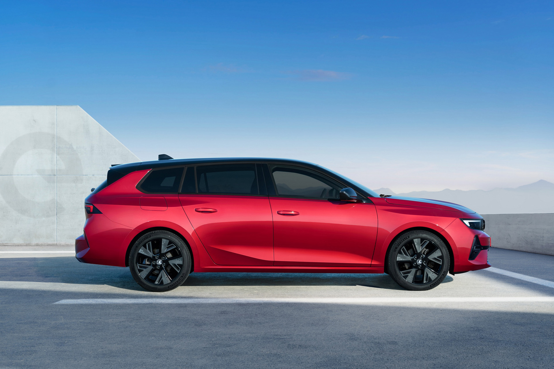 2023 Vauxhall Astra Sports Tourer Electric Side Wallpapers (5)