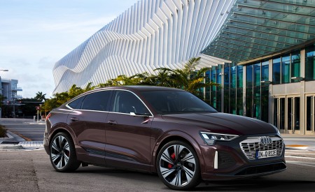 2024 Audi Q8 Sportback e-tron quattro (Color: Madeira Brown Metallic) Front Three-Quarter Wallpapers 450x275 (11)