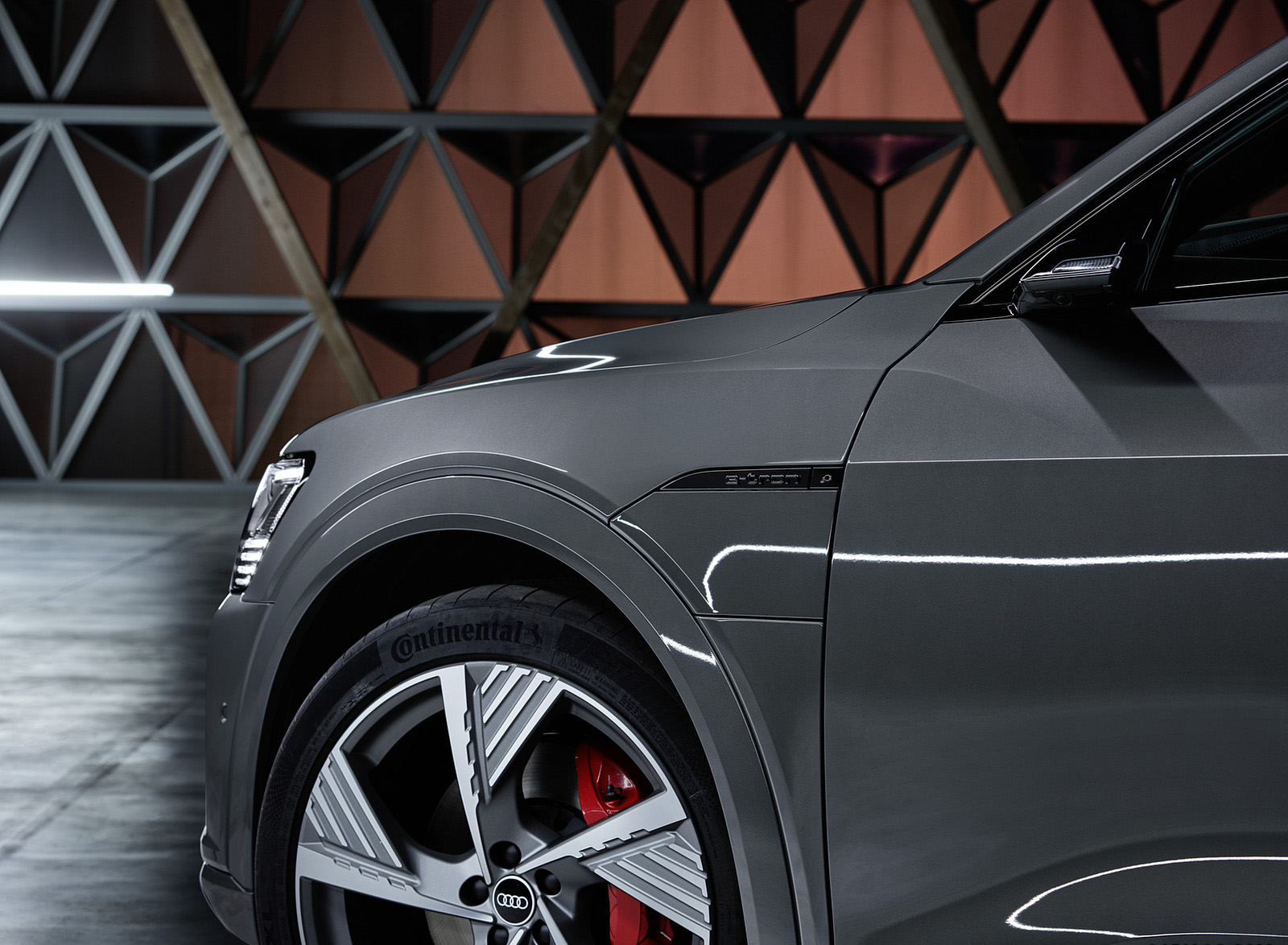 2024 Audi Q8 e-tron quattro (Color: Chronos Gray Metallic) Detail Wallpapers #40 of 92