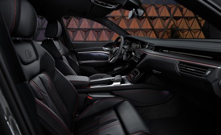 2024 Audi Q8 e-tron quattro Interior Front Seats Wallpapers 450x275 (48)