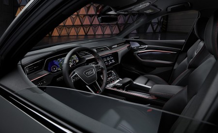 2024 Audi Q8 e-tron quattro Interior Wallpapers 450x275 (46)