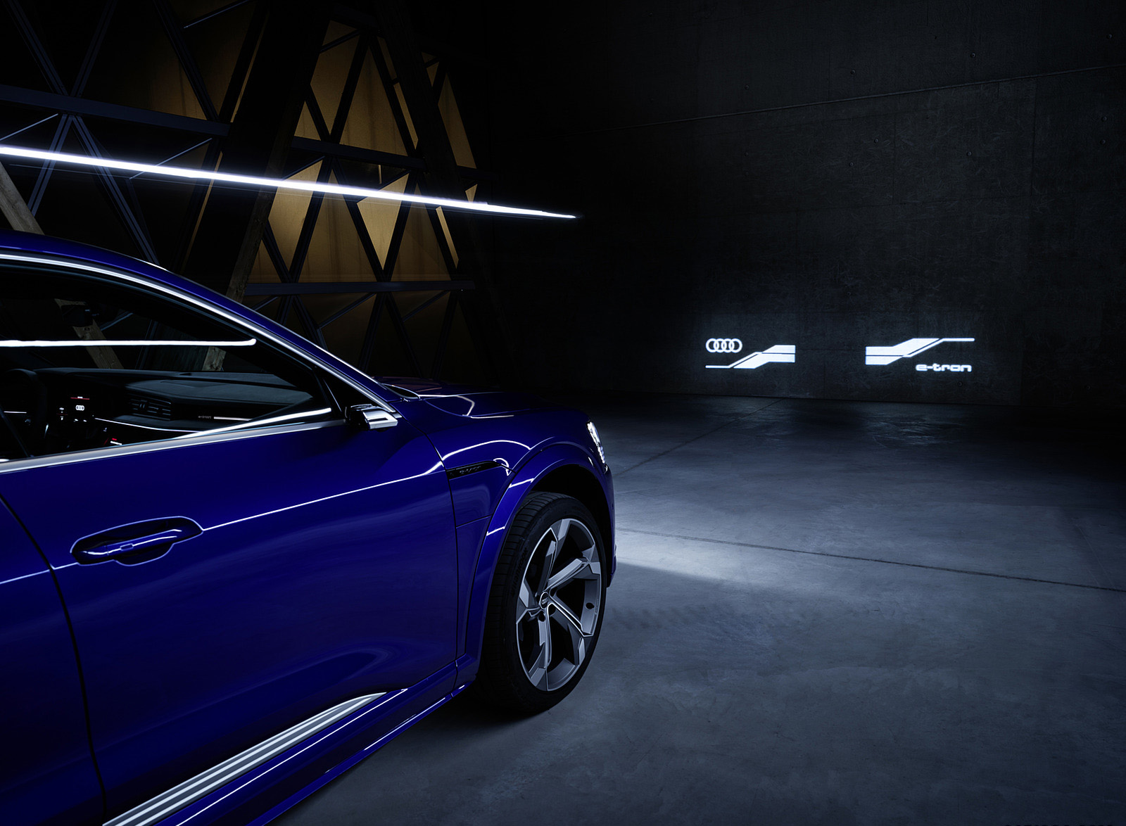 2024 Audi SQ8 Sportback e-tron quattro (Color: Ultra Blue Metallic) Detail Wallpapers #42 of 62