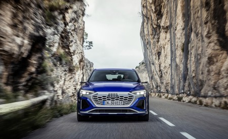 2024 Audi SQ8 Sportback e-tron quattro (Color: Ultra Blue Metallic) Front Wallpapers 450x275 (9)