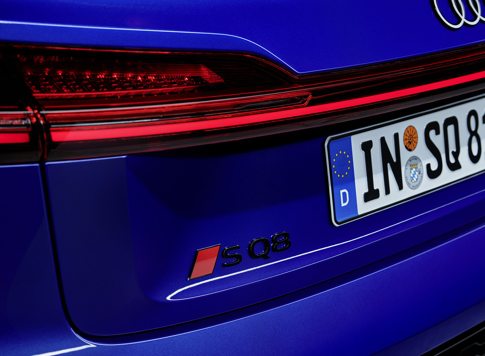 2024 Audi SQ8 Sportback e-tron quattro (Color: Ultra Blue Metallic) Tail Light Wallpapers #45 of 62