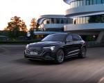 2024 Audi SQ8 e-tron quattro (Color: Mythos Black Metallic) Front Three-Quarter Wallpapers 150x120 (5)