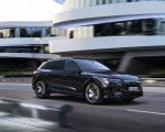 2024 Audi SQ8 e-tron quattro (Color: Mythos Black Metallic) Front Three-Quarter Wallpapers 150x120 (1)