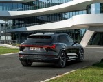 2024 Audi SQ8 e-tron quattro (Color: Mythos Black Metallic) Rear Wallpapers 150x120 (15)