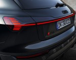 2024 Audi SQ8 e-tron quattro (Color: Mythos Black Metallic) Tail Light Wallpapers 150x120 (30)
