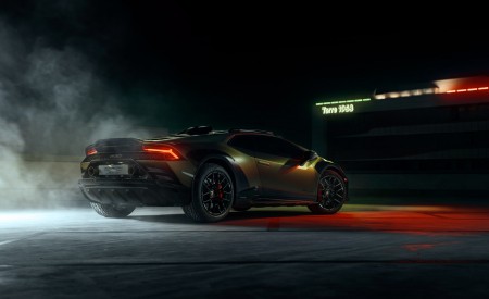 2024 Lamborghini Huracán Sterrato Rear Three-Quarter Wallpapers 450x275 (15)