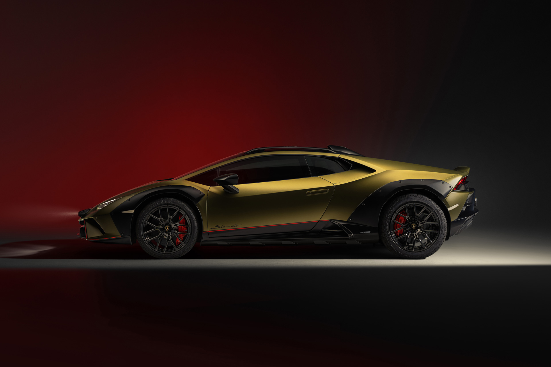 2024 Lamborghini Huracán Sterrato Side Wallpapers #22 of 45