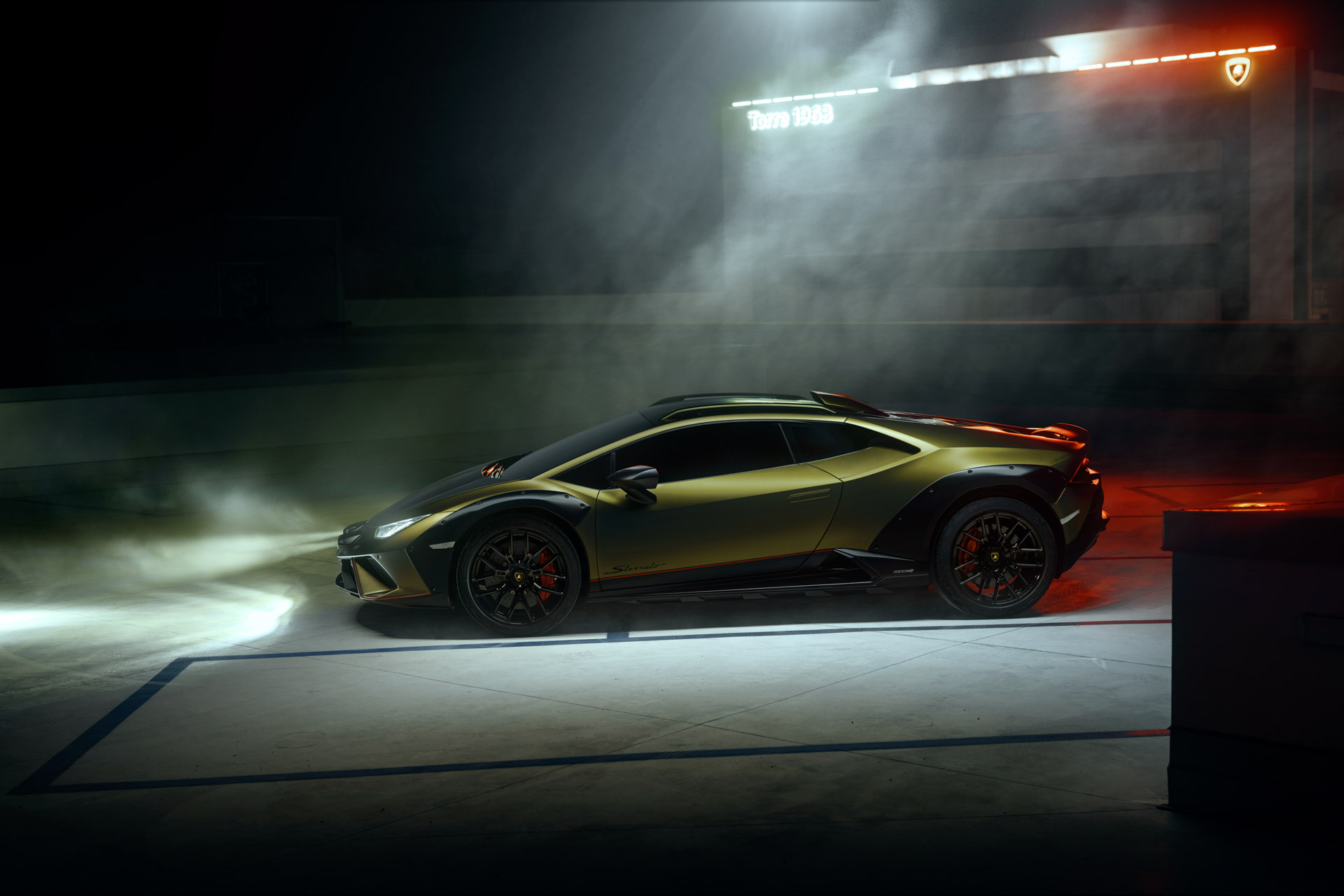 2024 Lamborghini Huracán Sterrato Side Wallpapers #17 of 45