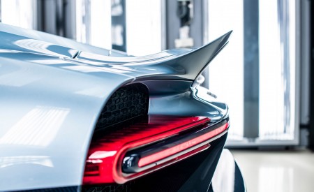 2022 Bugatti Chiron Profilée Tail Light Wallpapers 450x275 (38)
