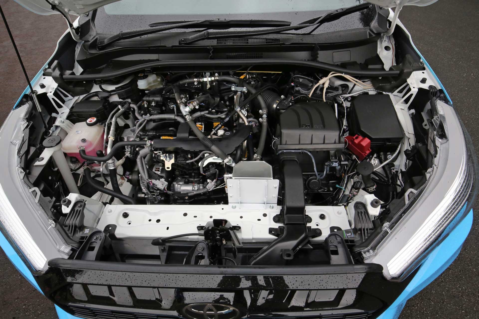 2022 Toyota Corolla Cross H2 Concept Engine Wallpapers (7)