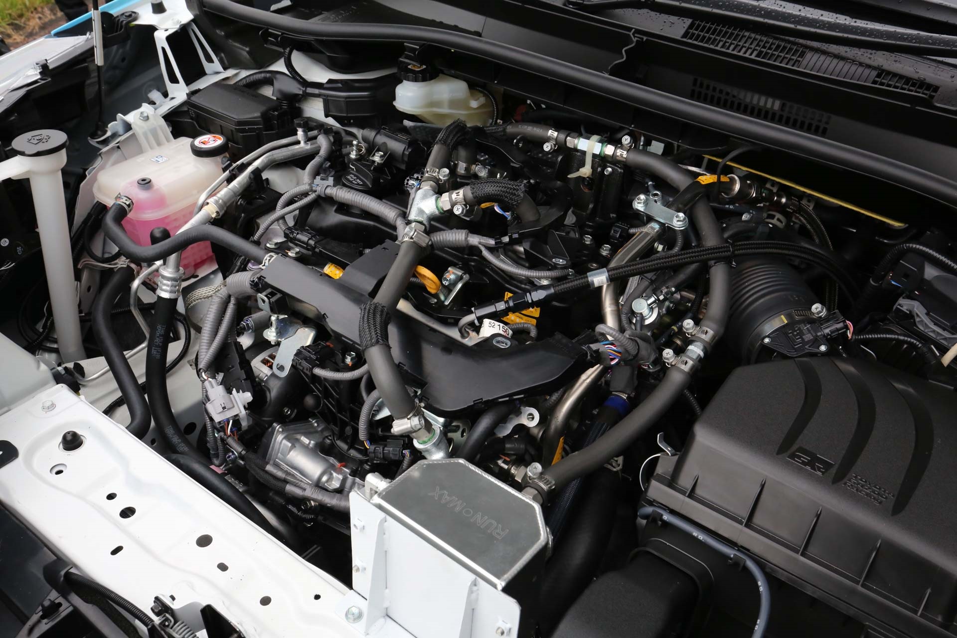 2022 Toyota Corolla Cross H2 Concept Engine Wallpapers (8)