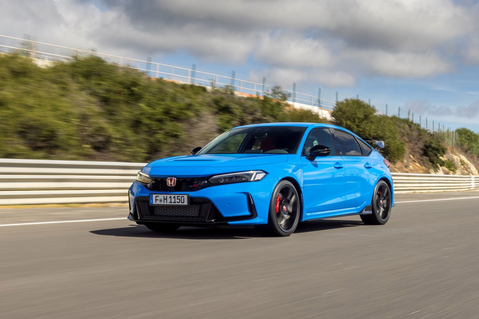 2023 Honda Civic Type R (EU-Spec) Front Three-Quarter Wallpapers #5 of 95