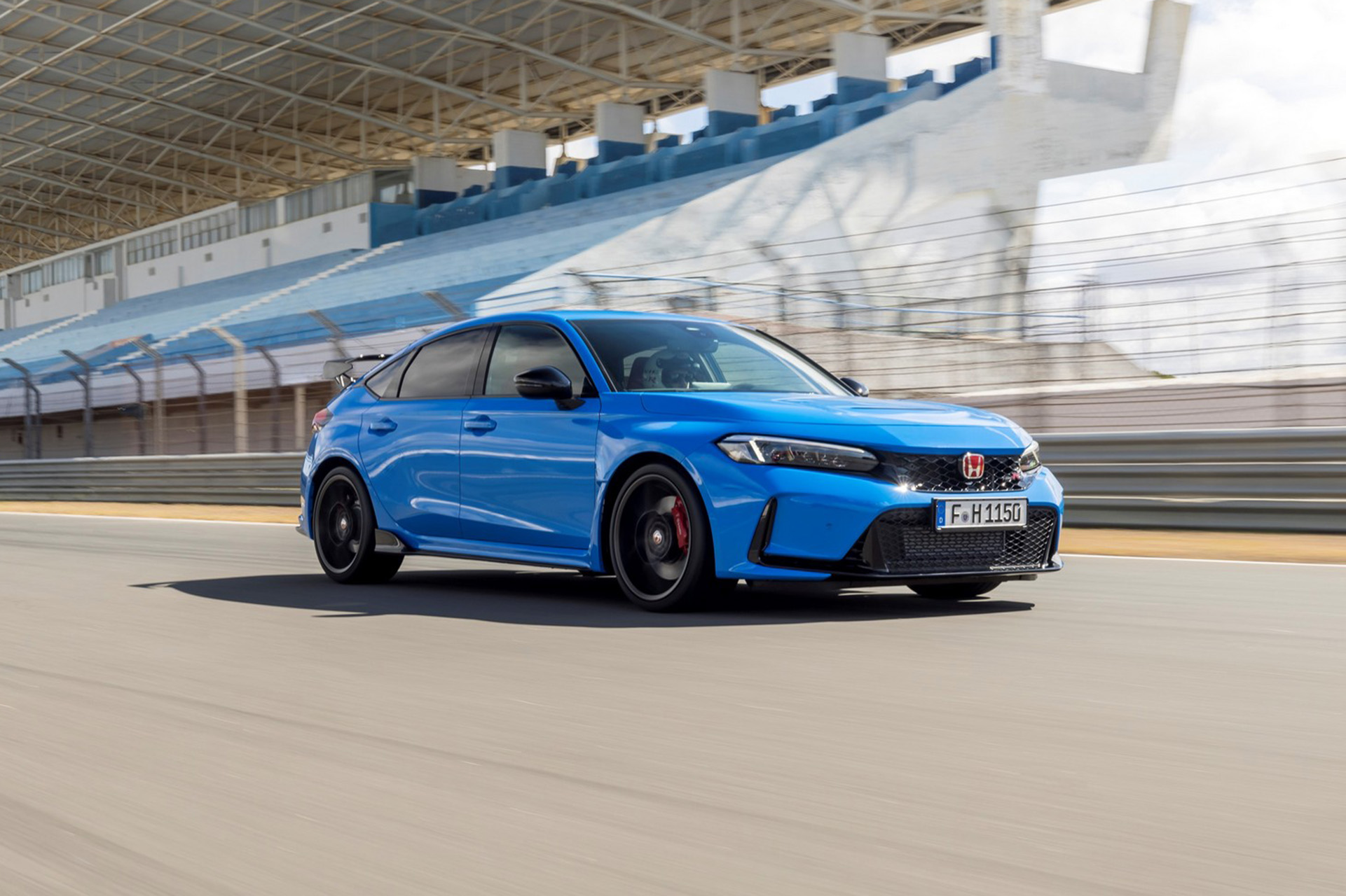 2023 Honda Civic Type R (EU-Spec) Front Three-Quarter Wallpapers (7)