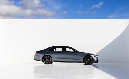2023 Mercedes-AMG S 63 E PERFORMANCE (Color: MANUFAKTUR Selenite Grey Magno) Side Wallpapers 450x275 (68)
