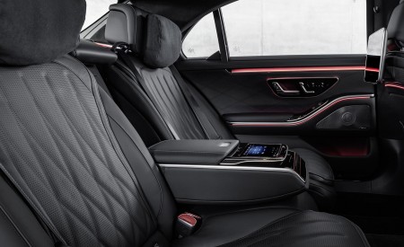 2023 Mercedes-AMG S 63 E PERFORMANCE Interior Rear Seats Wallpapers 450x275 (61)