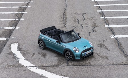 2023 Mini Cooper S Convertible Seaside Edition (Color: Caribbean Aqua) Front Three-Quarter Wallpapers 450x275 (44)