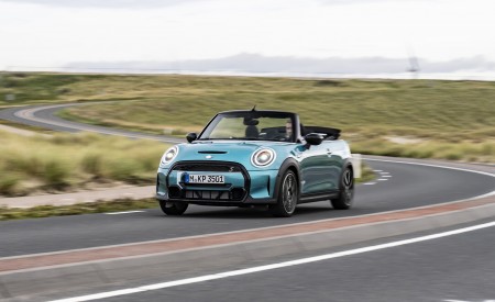 2023 Mini Cooper S Convertible Seaside Edition (Color: Caribbean Aqua) Front Three-Quarter Wallpapers 450x275 (11)