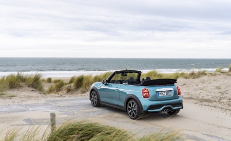 2023 Mini Cooper S Convertible Seaside Edition (Color: Caribbean Aqua) Rear Three-Quarter Wallpapers 450x275 (27)