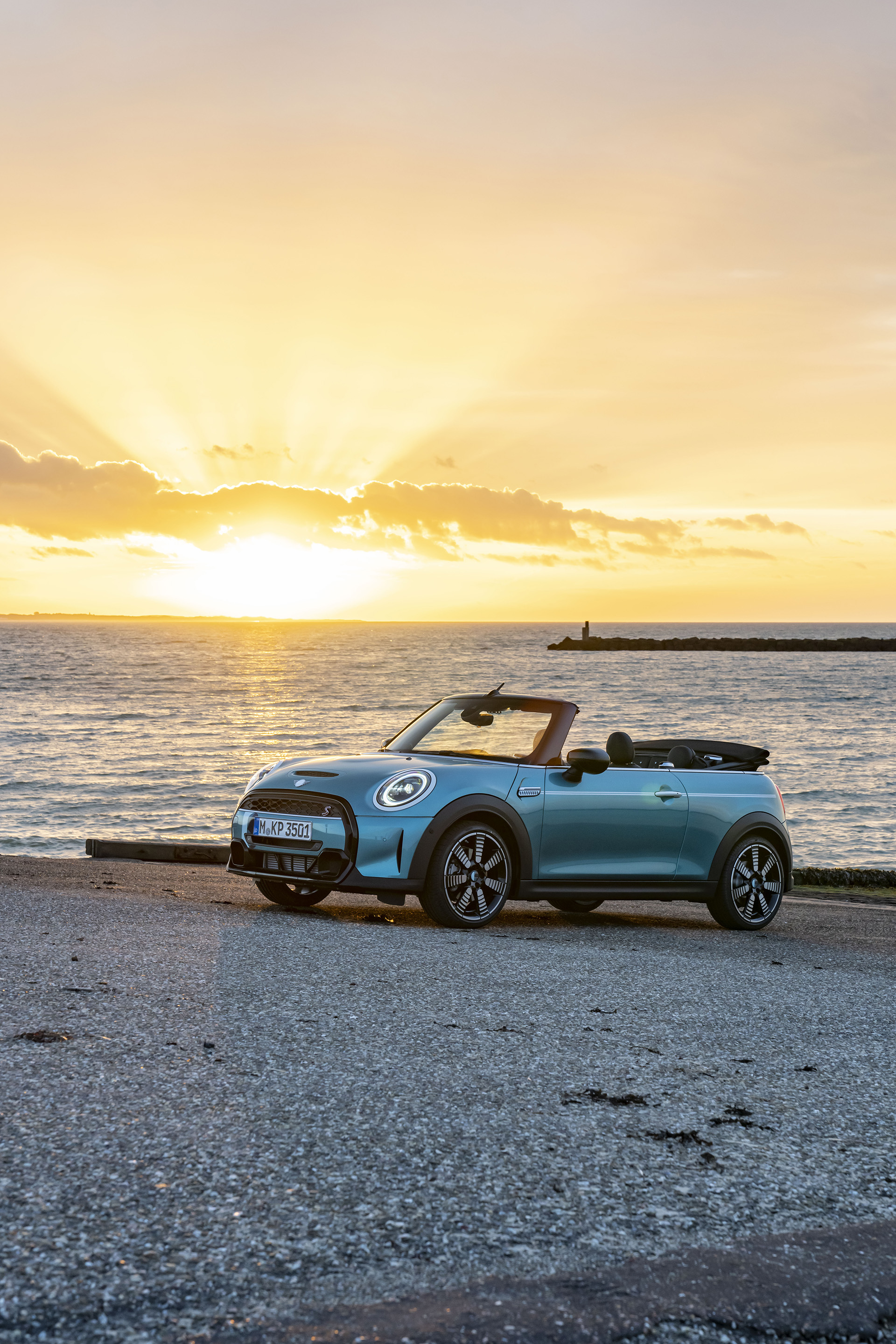 2023 Mini Cooper S Convertible Seaside Edition (Color: Caribbean Aqua) Rear Three-Quarter Wallpapers #39 of 133