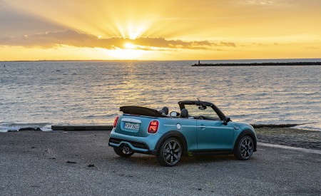 2023 Mini Cooper S Convertible Seaside Edition (Color: Caribbean Aqua) Rear Three-Quarter Wallpapers 450x275 (40)