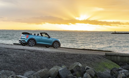 2023 Mini Cooper S Convertible Seaside Edition (Color: Caribbean Aqua) Rear Three-Quarter Wallpapers 450x275 (41)