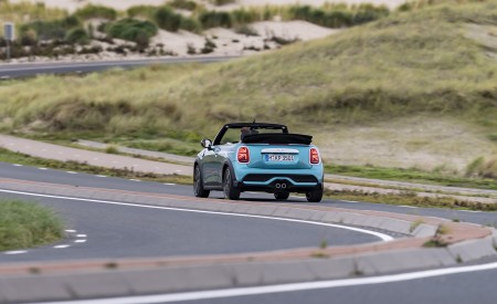 2023 Mini Cooper S Convertible Seaside Edition (Color: Caribbean Aqua) Rear Wallpapers 450x275 (6)