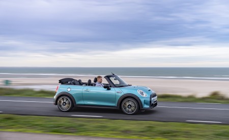 2023 Mini Cooper S Convertible Seaside Edition (Color: Caribbean Aqua) Side Wallpapers 450x275 (13)