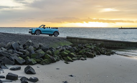 2023 Mini Cooper S Convertible Seaside Edition (Color: Caribbean Aqua) Side Wallpapers 450x275 (43)
