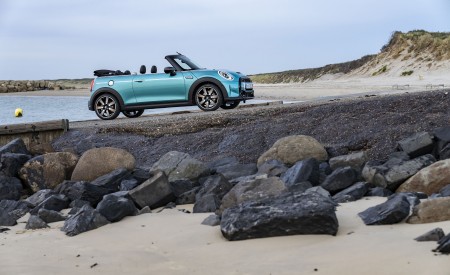 2023 Mini Cooper S Convertible Seaside Edition (Color: Caribbean Aqua) Side Wallpapers 450x275 (35)