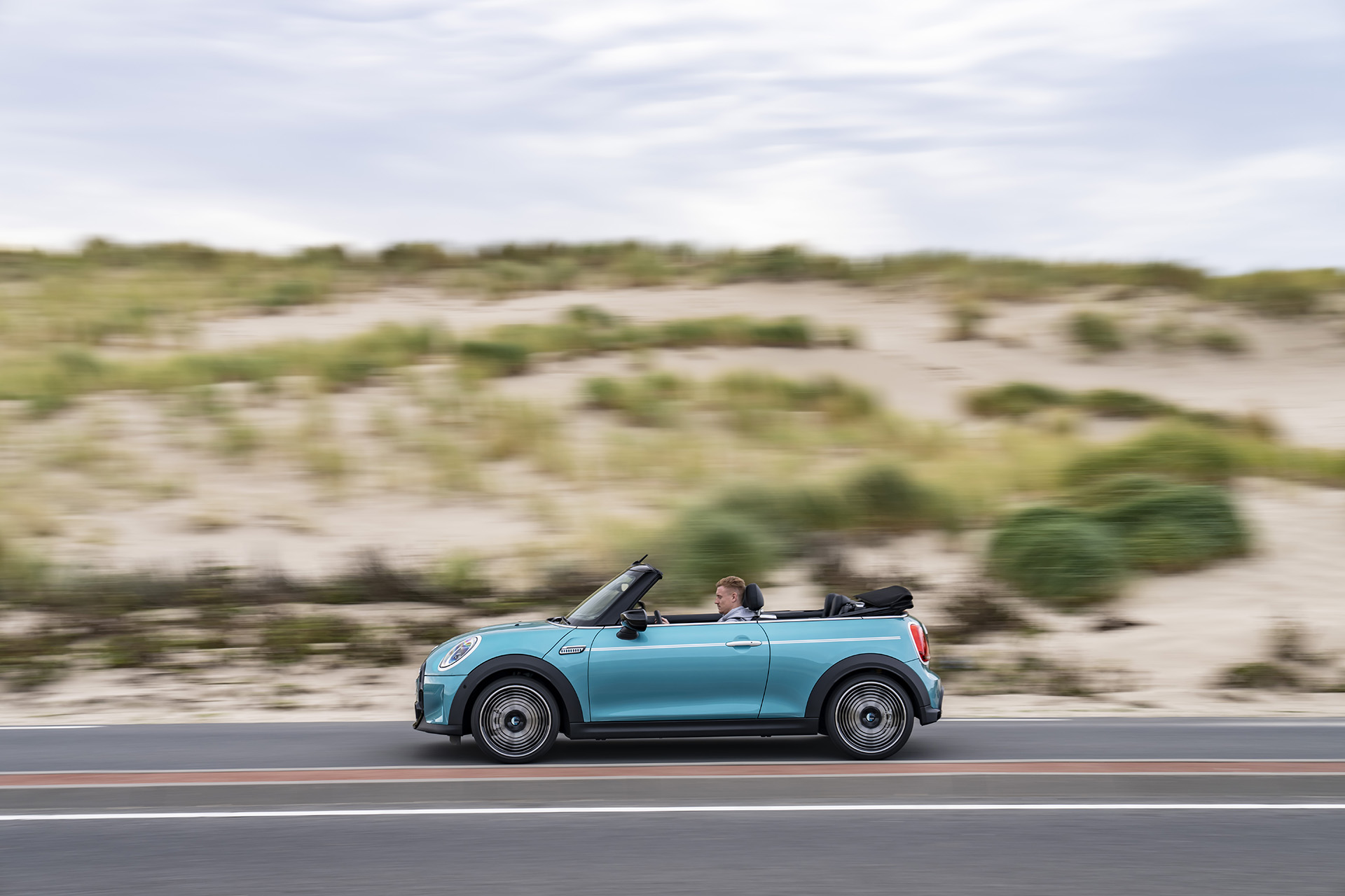 2023 Mini Cooper S Convertible Seaside Edition (Color: Caribbean Aqua) Side Wallpapers #10 of 133