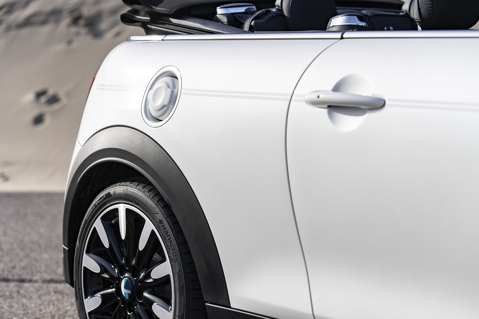 2023 Mini Cooper S Convertible Seaside Edition (Color: Nanuq White) Detail Wallpapers #124 of 133