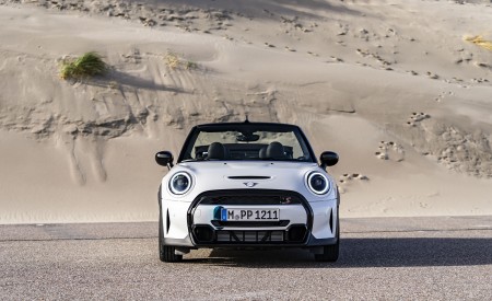2023 Mini Cooper S Convertible Seaside Edition (Color: Nanuq White) Front Wallpapers 450x275 (104)