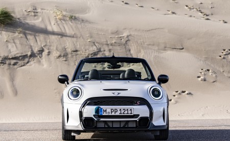 2023 Mini Cooper S Convertible Seaside Edition (Color: Nanuq White) Front Wallpapers 450x275 (105)