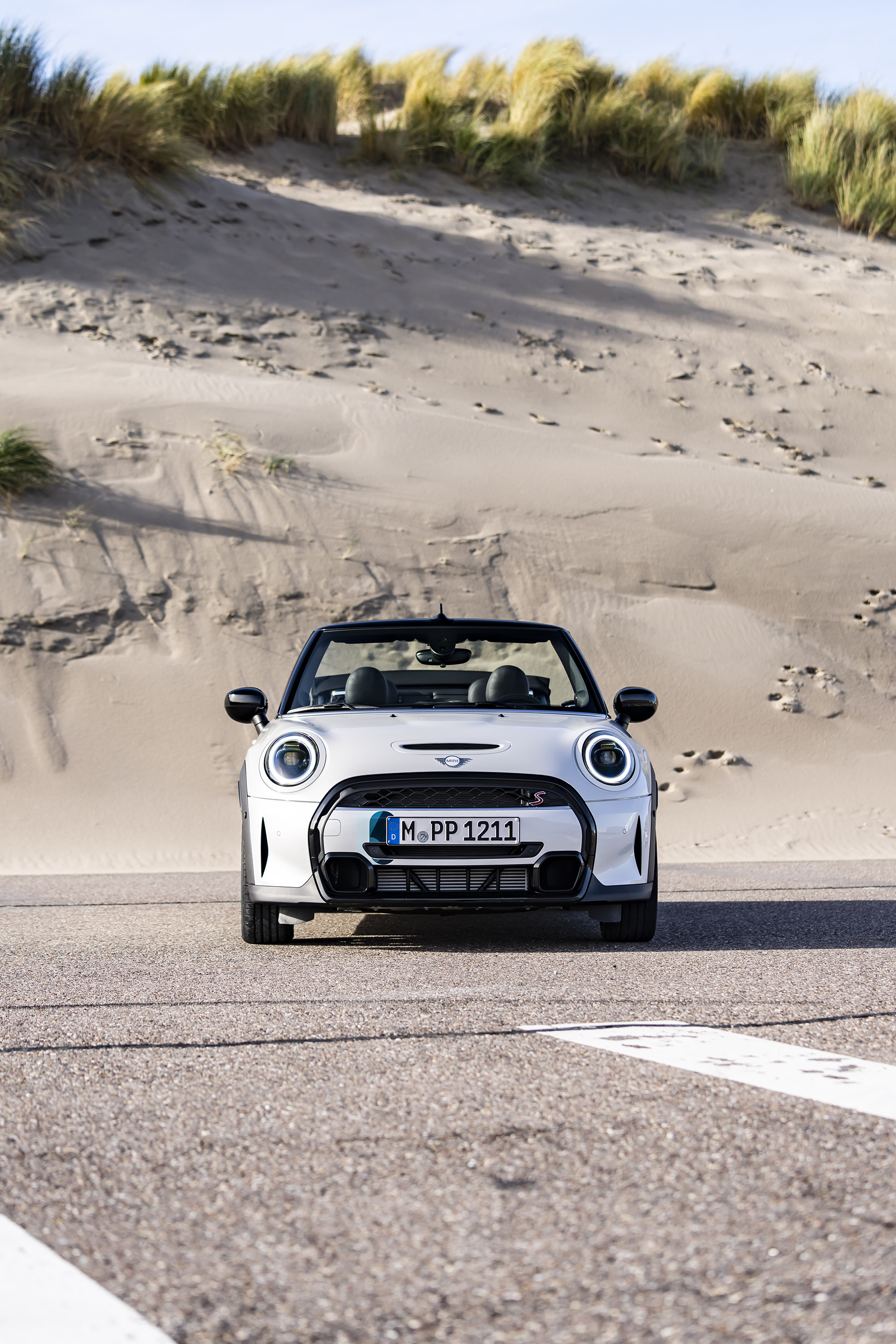 2023 Mini Cooper S Convertible Seaside Edition (Color: Nanuq White) Front Wallpapers #105 of 133