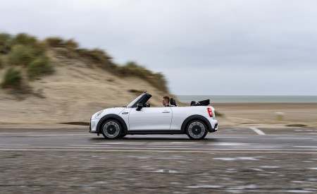 2023 Mini Cooper S Convertible Seaside Edition (Color: Nanuq White) Side Wallpapers 450x275 (100)